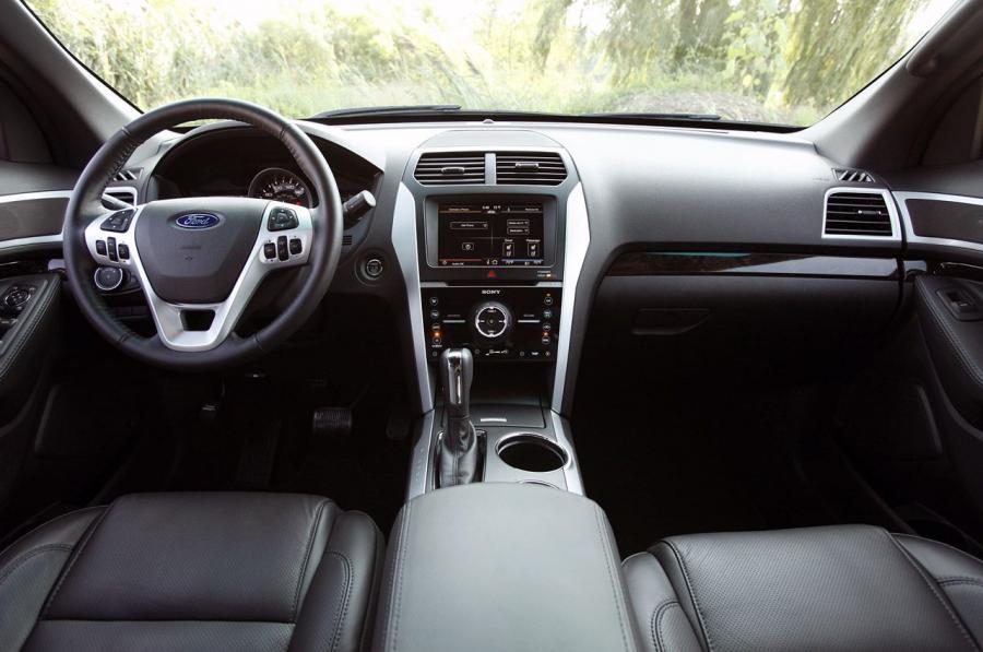  Ford Explorer EcoBoost 2012 года  (фото 20 из 28)